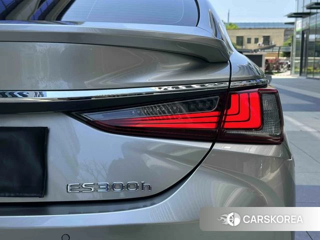 Lexus ES id 4220878 из Китая 23