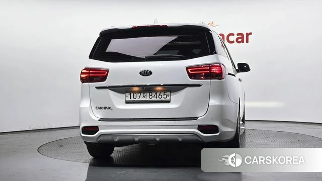 Kia The New Carnival id 4196940 из Кореи 23