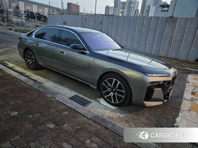 BMW 7 Series (G70) 2024 Песочный из Кореи, фото 4