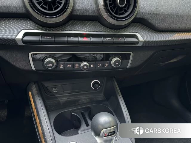 Audi Q2L id 4290737 из Китая 12