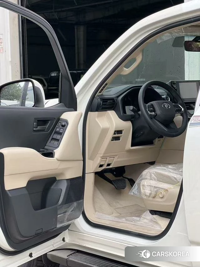 Toyota Land Cruiser (imported) 2025 Белый из Китая, фото 3