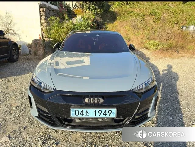 Audi e-Tron GT 2022 Небесно-голубой из Кореи, фото 6