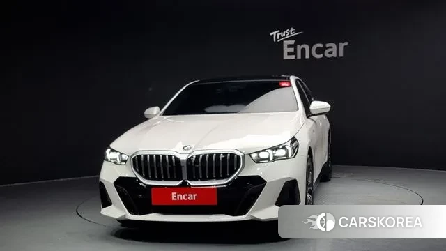 BMW 5 Series (G60) id 2889114 из Кореи 13