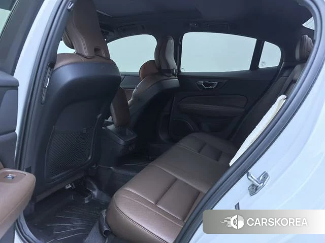 Volvo S60 2021 Белый из Китая, фото 3