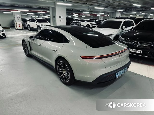Porsche Taycan id 4360076 из Кореи 13