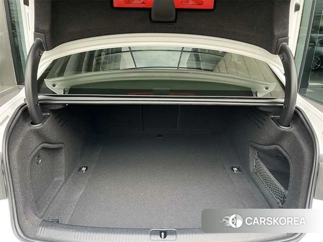 Audi A4L 2022 Белый из Китая, фото 6