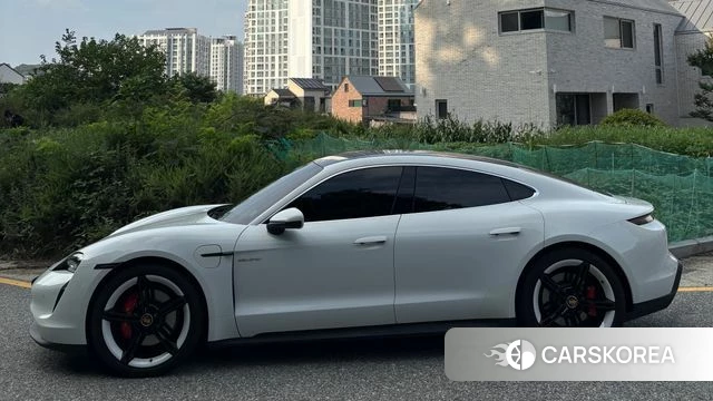 Porsche Taycan id 4625295 из Кореи 7
