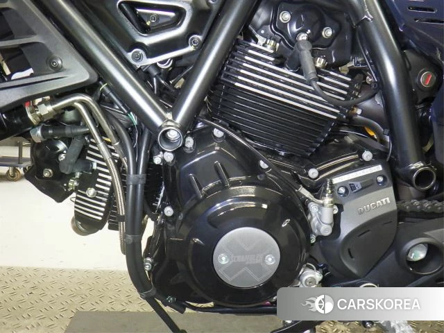 Engine photo