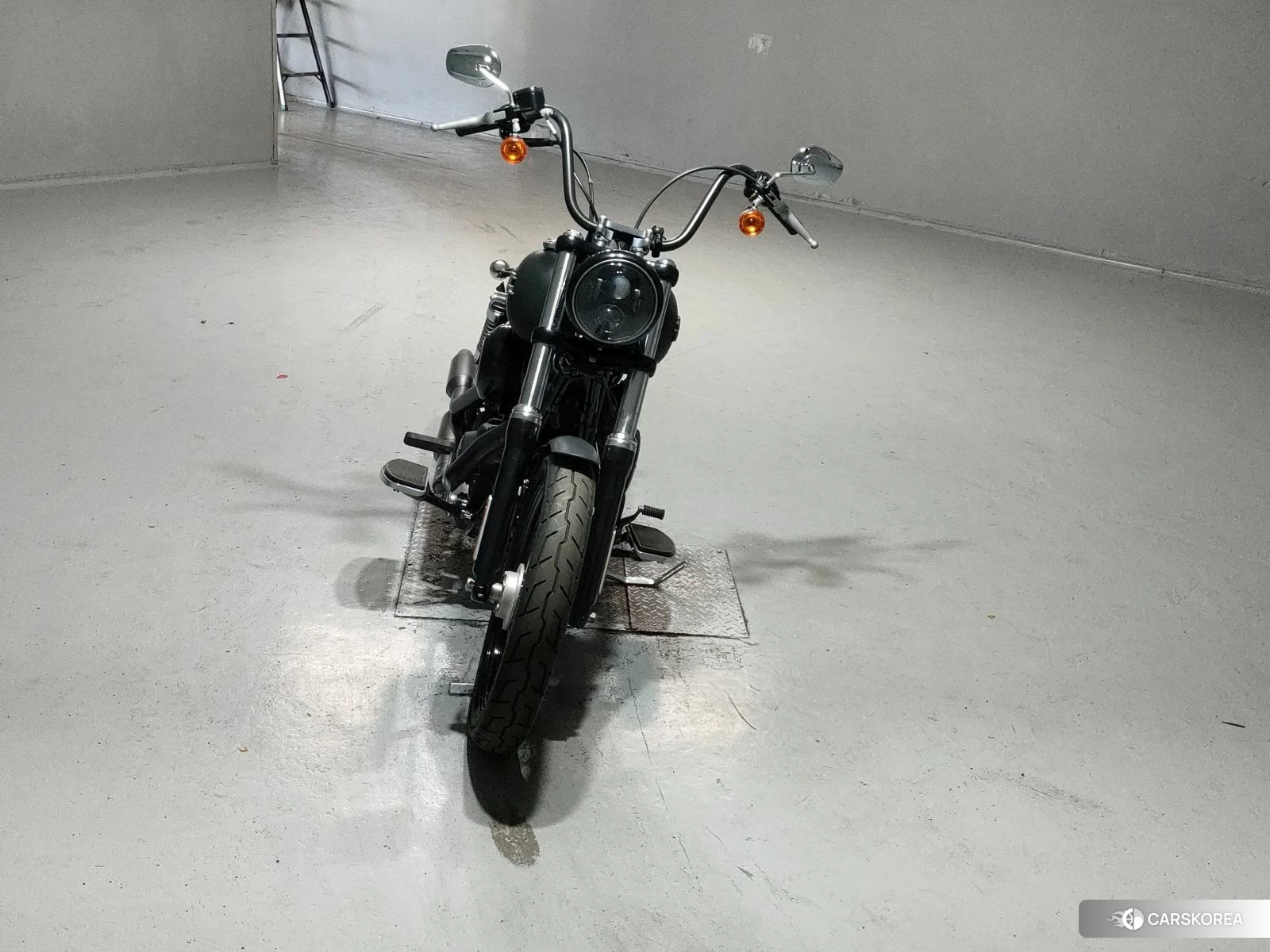 Harley-Davidson Dyna Street Bob FXDB1690 2017 из Японии, фото 2