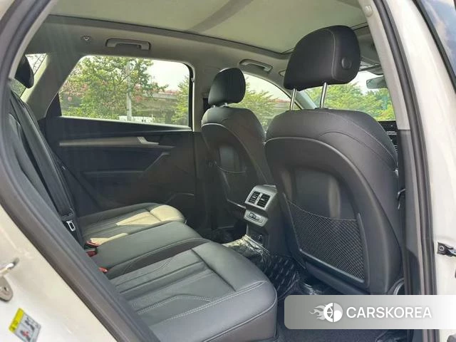 Audi Q5L 2022 Белый из Китая, фото 3