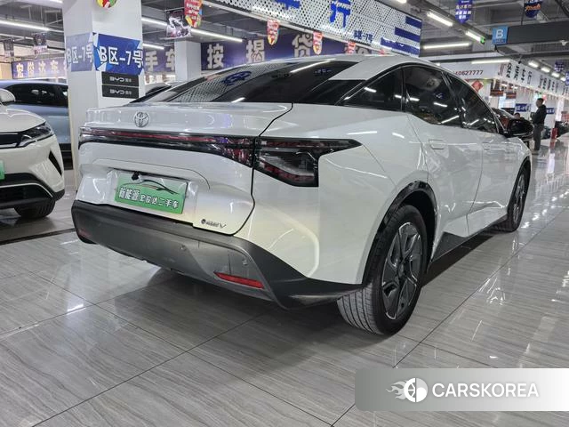 Toyota bZ3 2024 Белый из Китая, фото 3