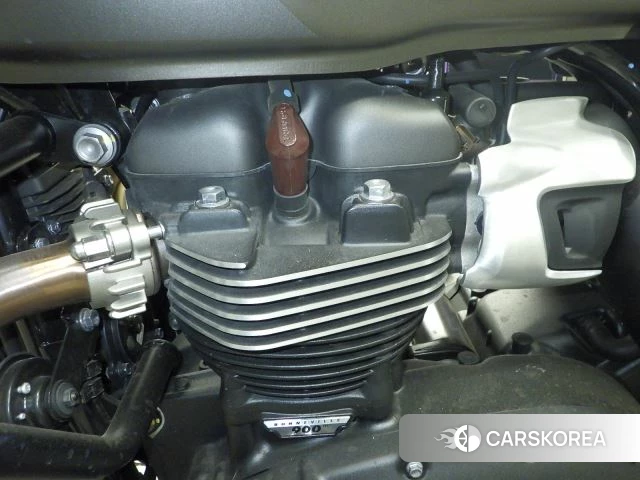 Engine photo