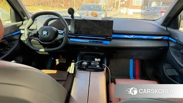 BMW 5 Series (G60) 2024 Белый из Кореи, фото 3