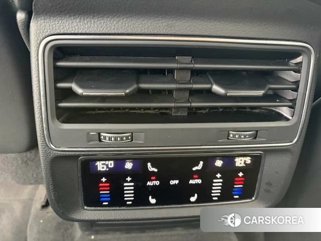 Audi Q7 2022 Черный из Китая, фото 6