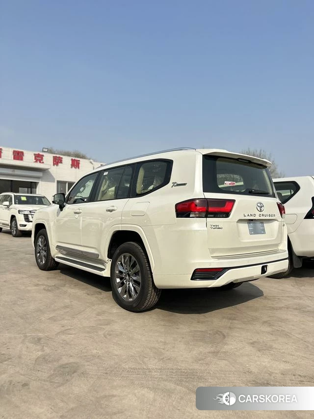 Toyota Land Cruiser (imported) 2025 Белый из Китая, фото 6