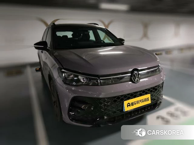 Volkswagen Tiguan L 2026 Темно-серый из Китая, фото 3