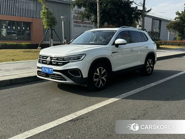 Volkswagen Tanyue 2023 Белый из Китая, фото 3