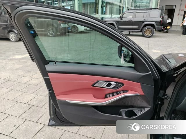 BMW 3 series 2022 Черный из Китая, фото 4