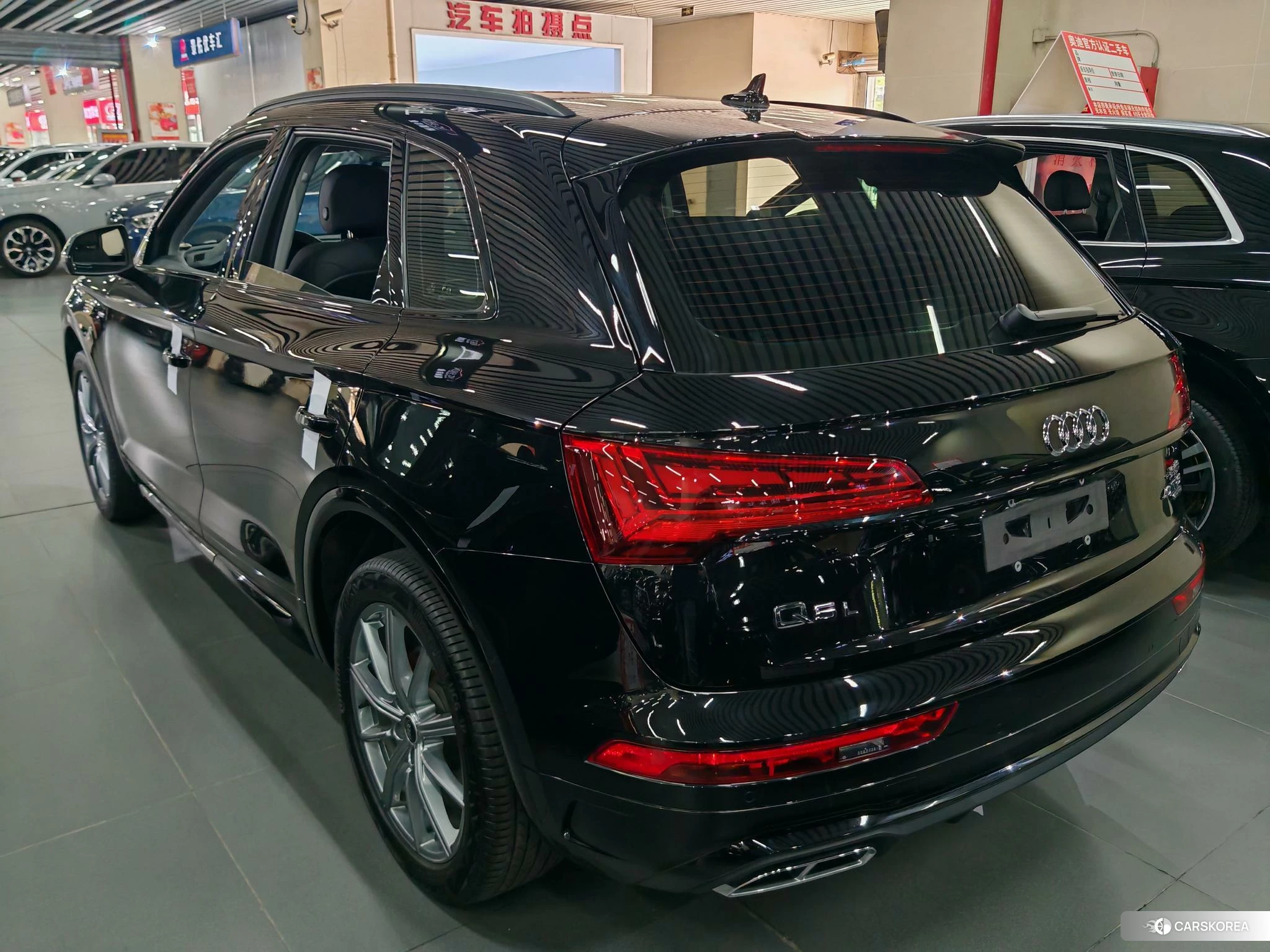 Audi Q5L 2021 Черный из Китая, фото 6