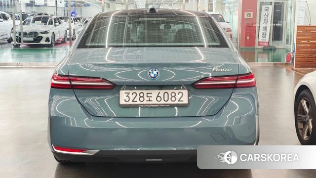 BMW 5 Series (G60) 2025 Синий нефрит из Кореи, фото 3