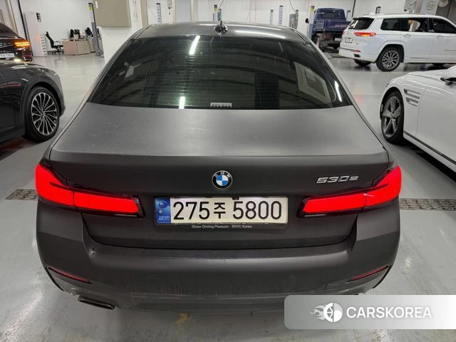 BMW 5 Series (G30) 2021 Черный из Кореи, фото 3