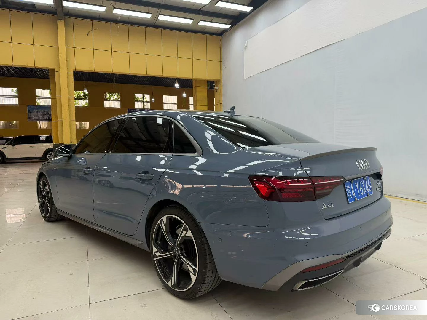 Audi A4L 2021 Темно-серый из Китая, фото 3