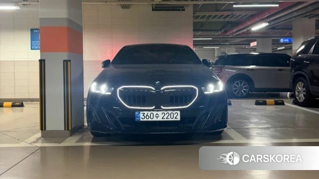 BMW 5 Series (G60) 2025 Черный из Кореи, фото 4