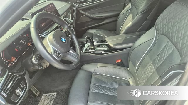 BMW 5 Series (G30) 2022 Белый из Кореи, фото 3