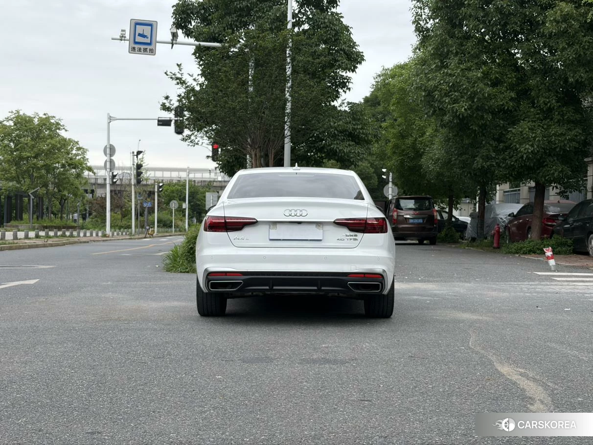Audi A4L id 4426687 из Китая 8