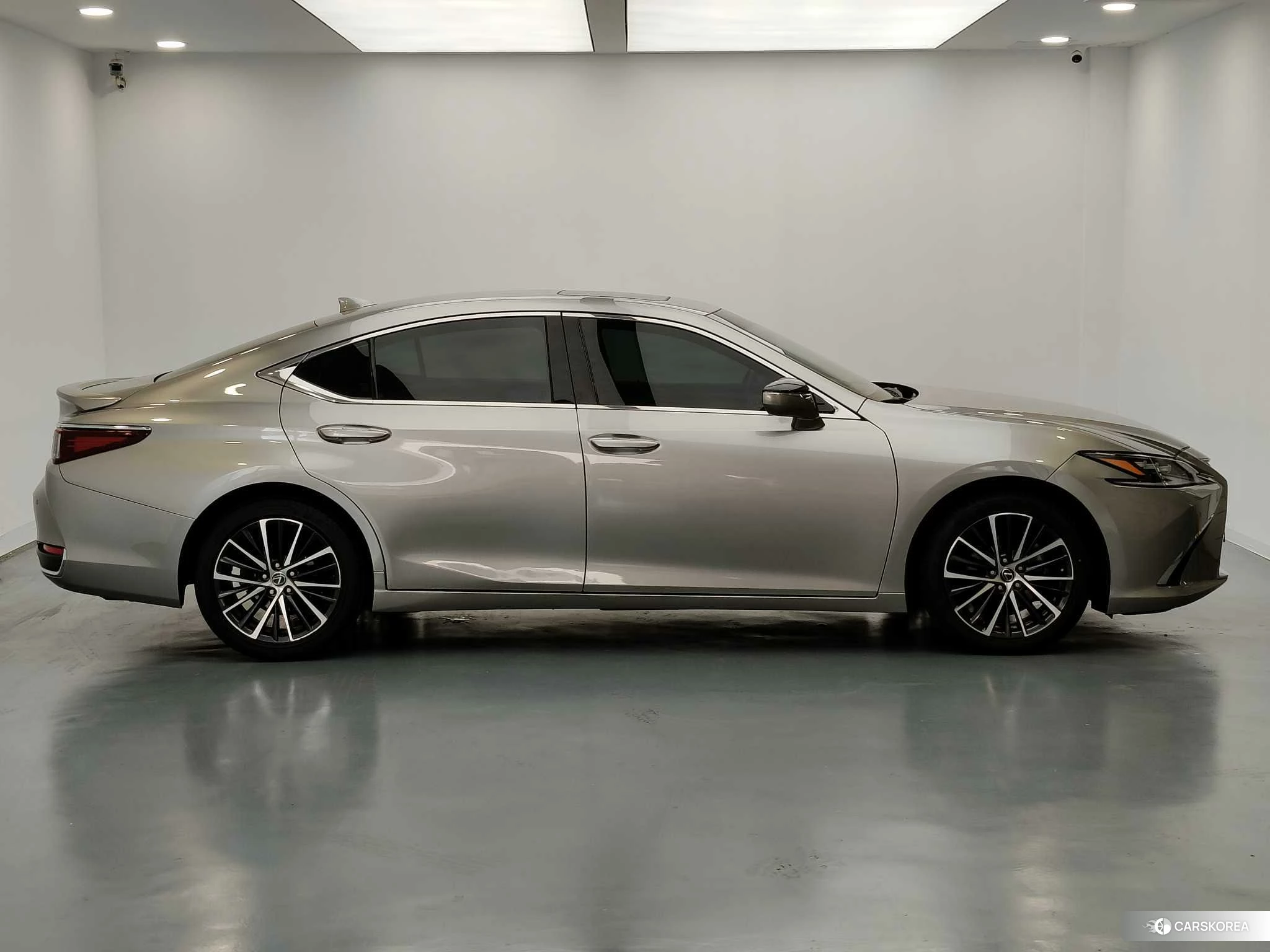Lexus ES id 4440668 из Китая 13