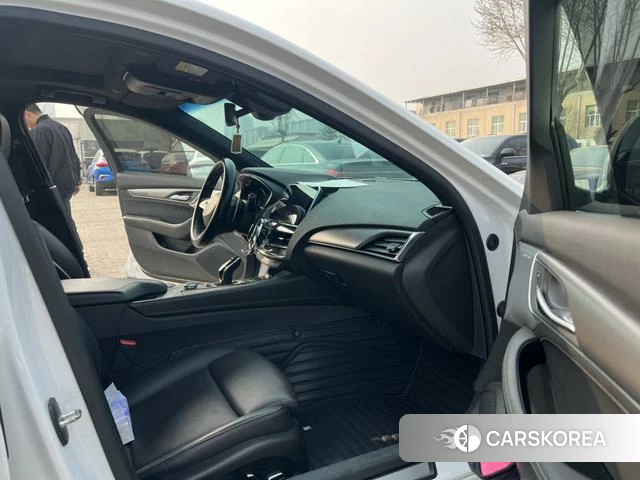 Cadillac CT5 id 4228456 из Китая 8