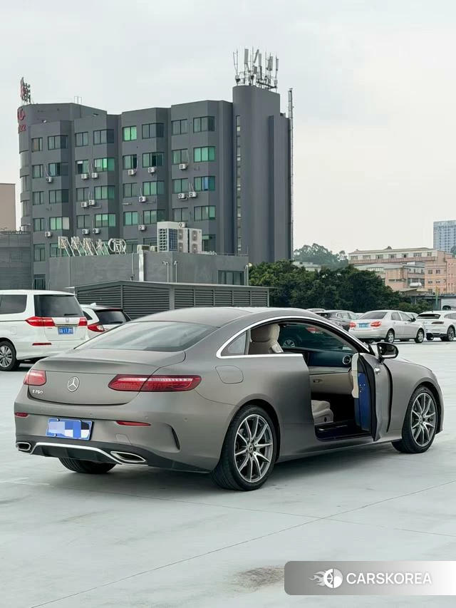 Mercedes-Benz E-class (imported) 2023 Темно-серый из Китая, фото 3