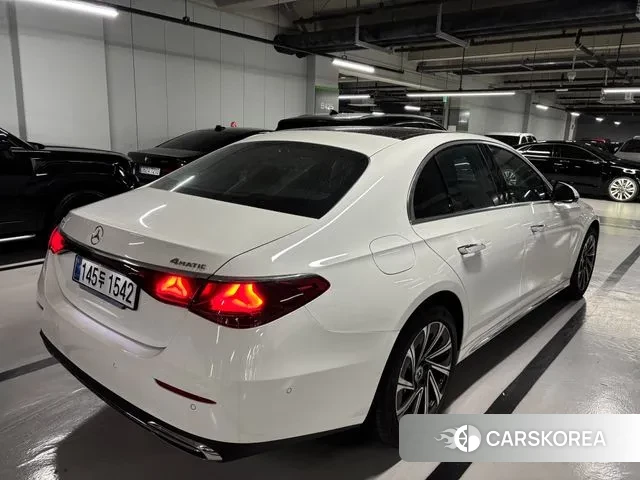 Mercedes-Benz E-Class W214 2025 Белый из Кореи, фото 3