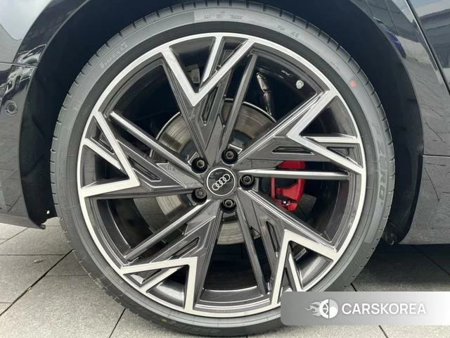 Audi A7L id 4274043 из Китая 9
