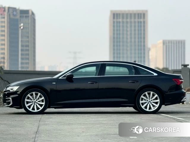 Audi A6L id 4277523 из Китая 10