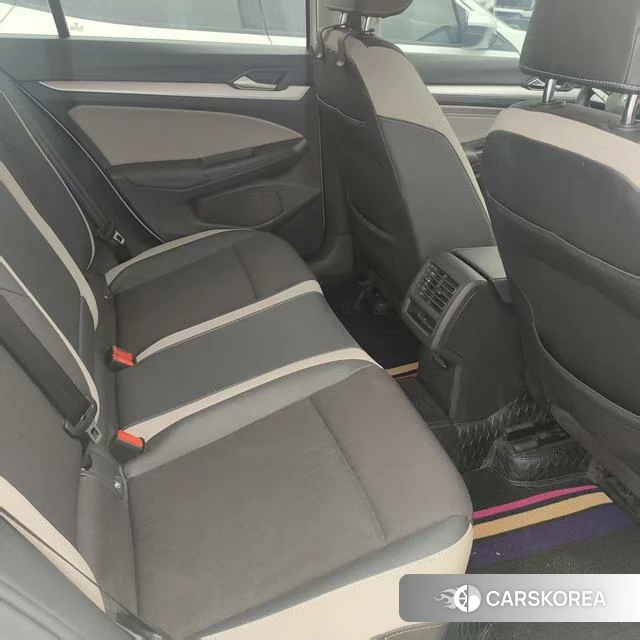 Volkswagen Golf 2023 Белый из Китая, фото 5