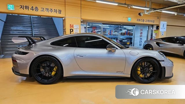 Porsche 911(992) id 4200640 из Кореи 13