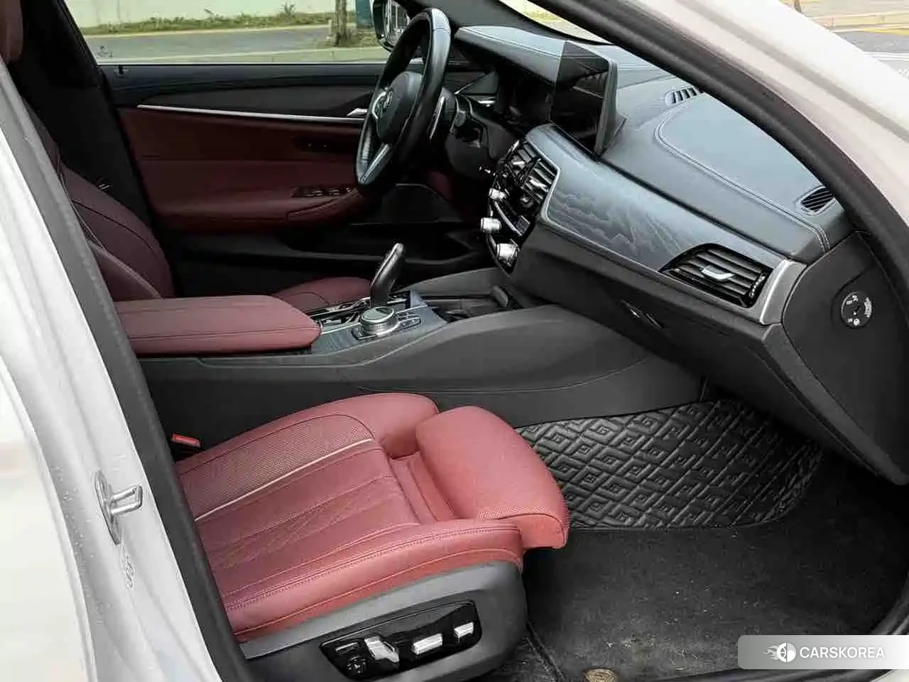 BMW 5 series 2023 Белый из Китая, фото 3