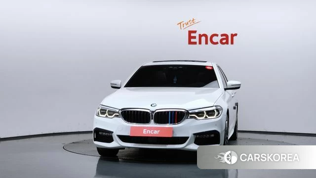 BMW 5 Series (G30) id 4531122 из Кореи 23