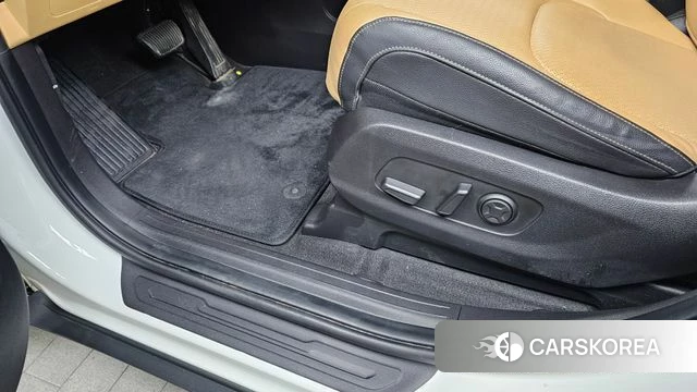 Kia Carnival 4th generation id 4243972 из Кореи 24