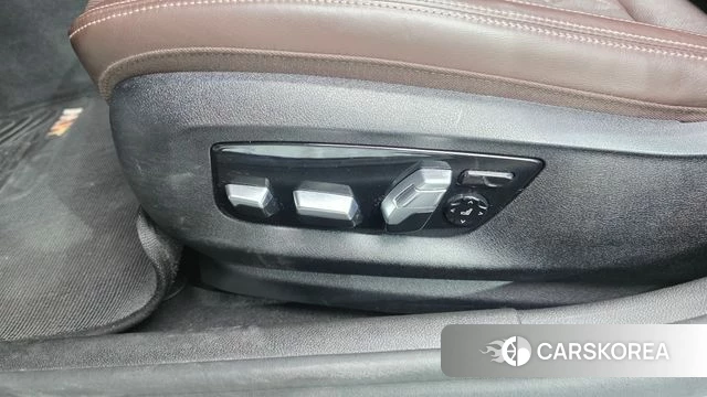 BMW 5 Series (G30) id 4693697 из Кореи 24