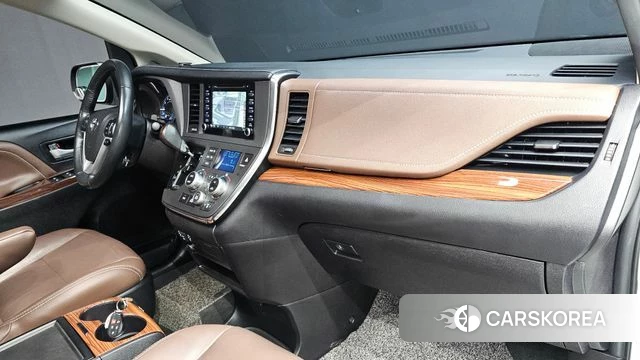 Toyota Sienna id 4543738 из Кореи 24