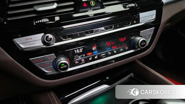 BMW 5 Series (G30) id 4917001 из Кореи 24