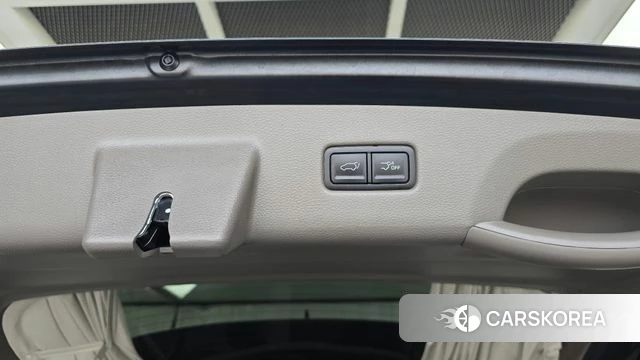 Kia Carnival 4th generation id 4640612 из Кореи 24