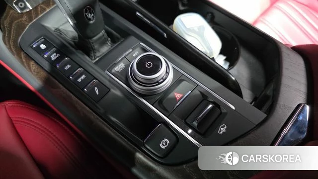 Maserati Levante id 4592286 из Кореи 24