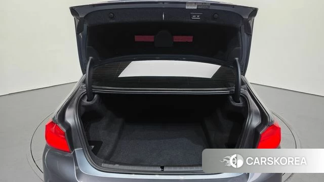 BMW 5 Series (G30) id 4246262 из Кореи 24