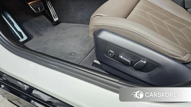 BMW 5 Series (G60) id 4505897 из Кореи 24