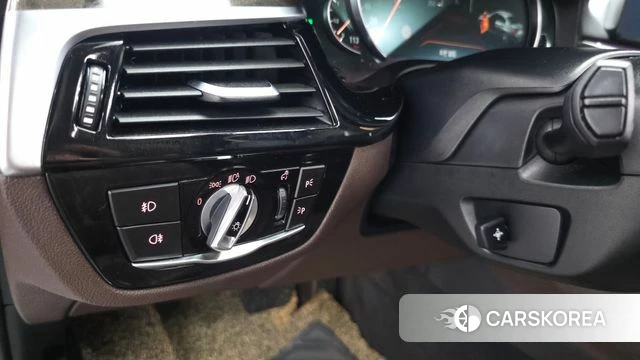 BMW 5 Series (G30) id 4684294 из Кореи 24