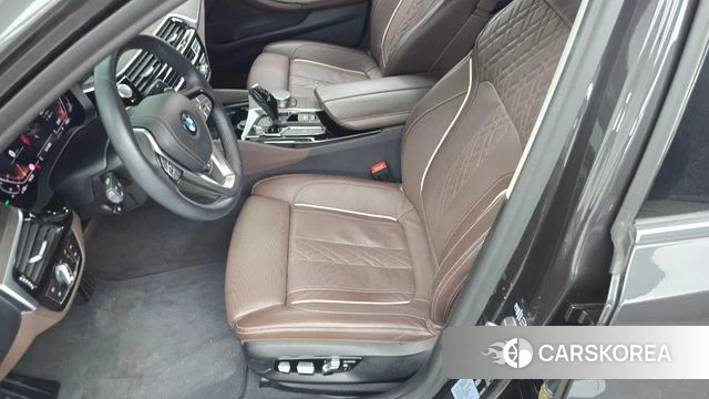 BMW 5 Series (G30) id 4402974 из Кореи 24
