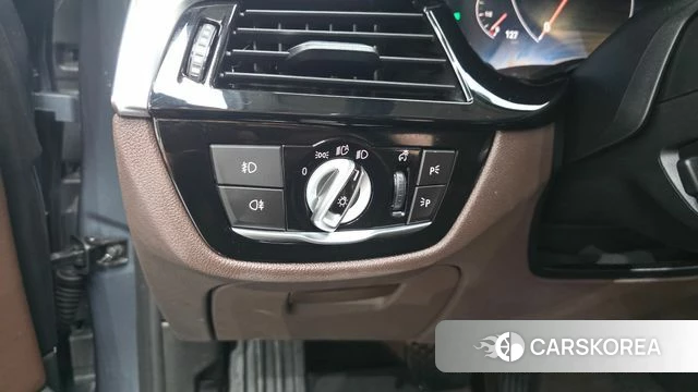 BMW 5 Series (G30) id 4620271 из Кореи 24